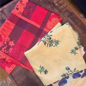 Red and Yellow Floral Oval Tablecloths